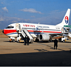 德宏航空运输航空快运业稳步发展的原因是什么？